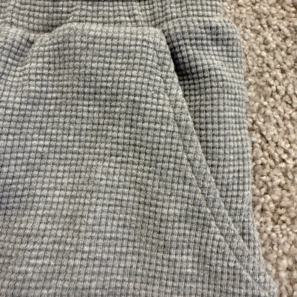 Comfrt Women's Plus Size Athletic Gray Knit Shorts - Picture 4 of 7
